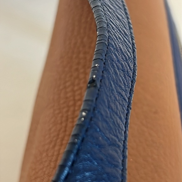 Isaac Mizrahi Tan and Navy Crossbody Bag Minimalist - Picture 8 of 17